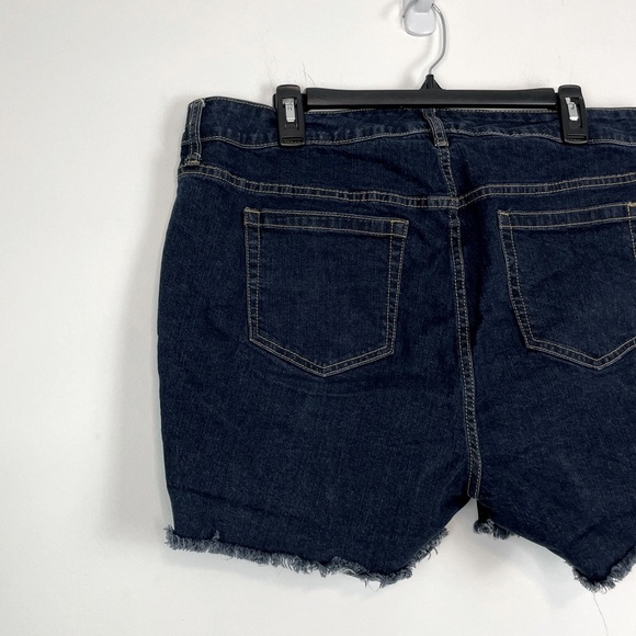 Torrid 5” Vintage Stretch Mid Rise Jean Shorts. Size 18. - Picture 8 of 13